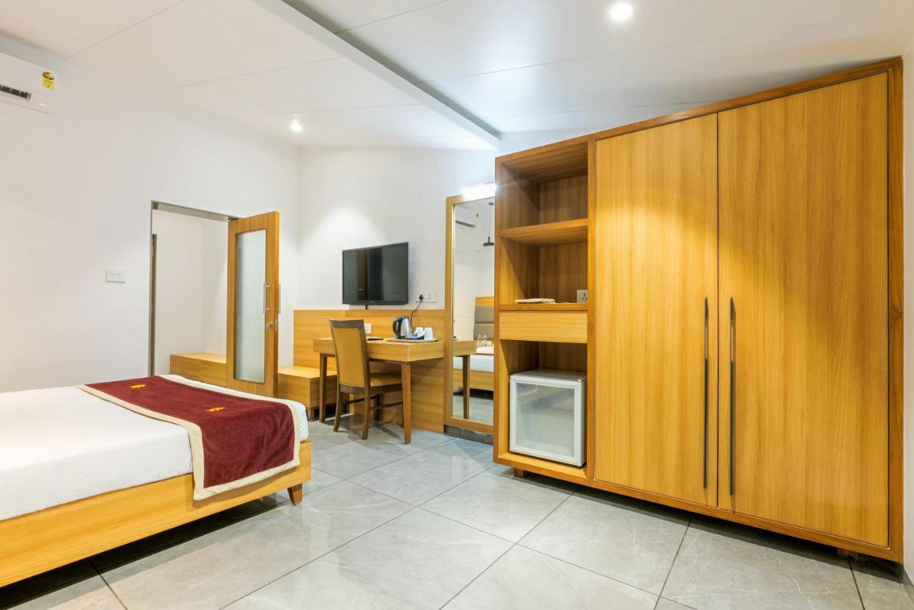 Gold Beach Villa Daman Exterior foto