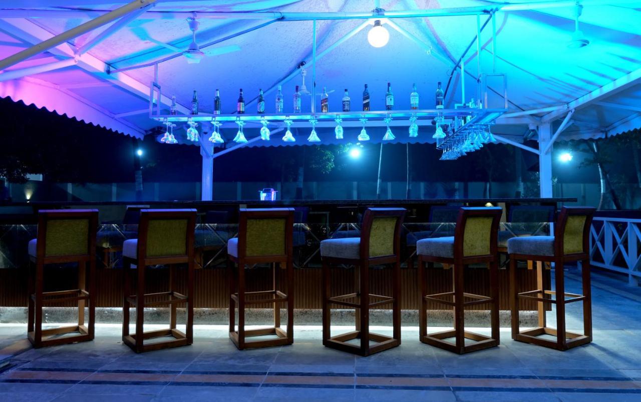 Gold Beach Villa Daman Exterior foto