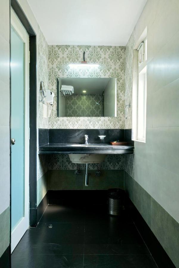 Gold Beach Villa Daman Exterior foto
