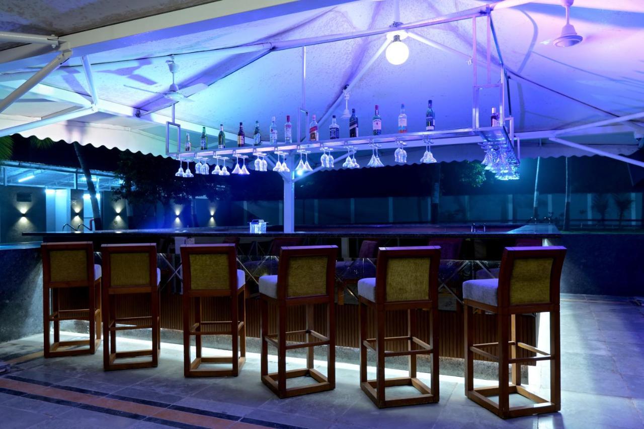 Gold Beach Villa Daman Exterior foto
