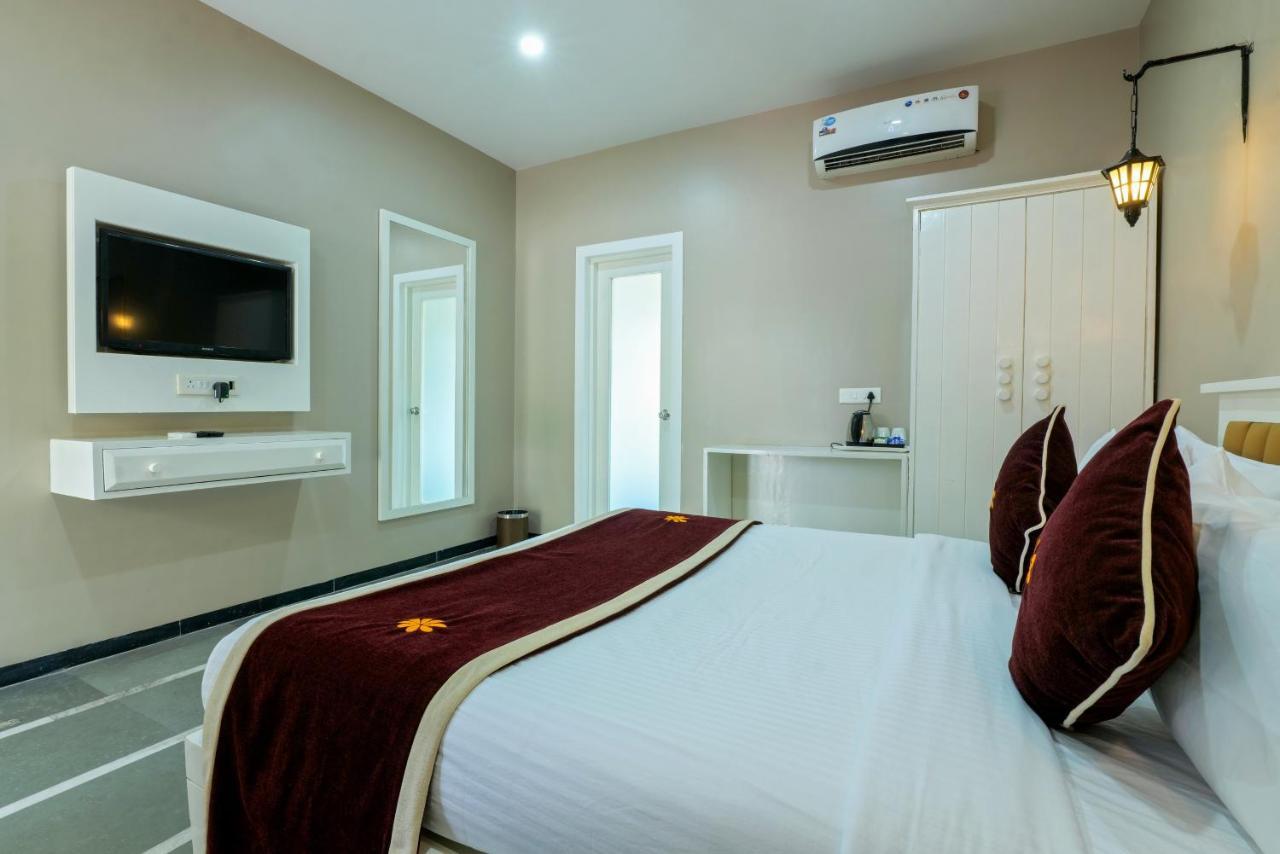 Gold Beach Villa Daman Exterior foto